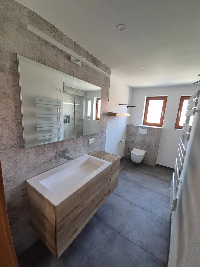 Modernes Badezimmer nach der Sanierung